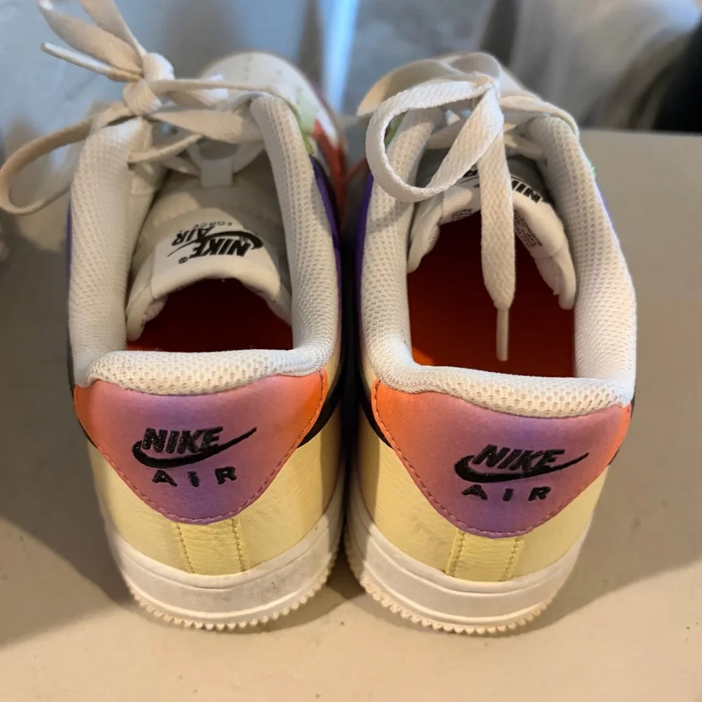 Nike Air Force 1 Women’s sneakers - Picture 2 of 4